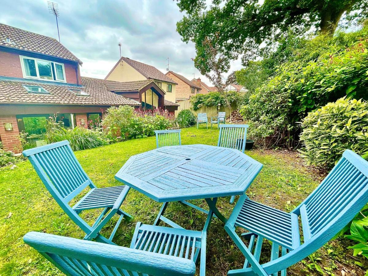 Penderi House Usk With Cymru Holidays Buitenkant foto