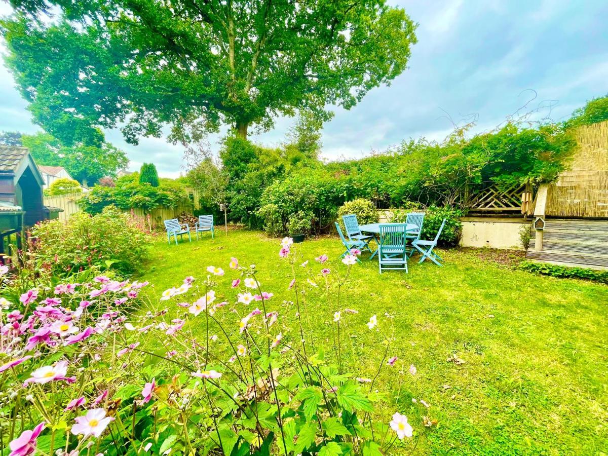 Penderi House Usk With Cymru Holidays Buitenkant foto