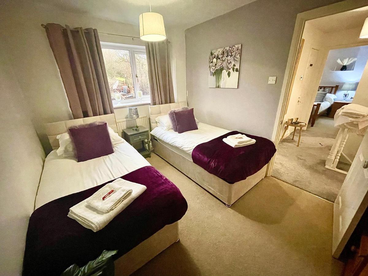 Penderi House Usk With Cymru Holidays Buitenkant foto