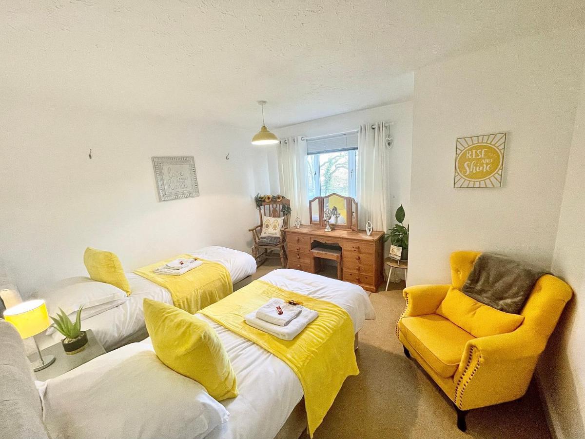 Penderi House Usk With Cymru Holidays Buitenkant foto