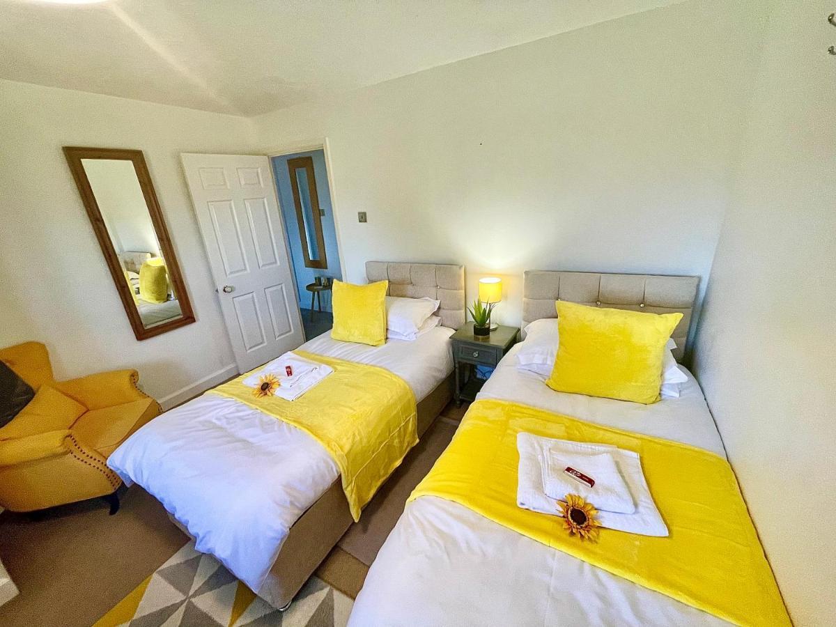 Penderi House Usk With Cymru Holidays Buitenkant foto